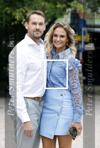 Amsterdam 15 september 2022
Kimberley Klaver en Michel v d Bergh trouwen bij het rijk van de keizer . Ze trouwen in de openlucht. Zus Stephanie Klaver met vriend