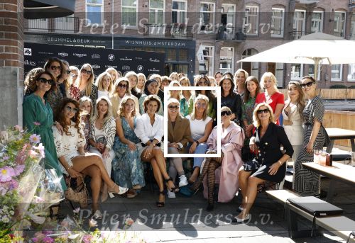 Amsterdam 1 september 2022
Talkies lunch bij restaurant Simply Fish.
Lunch met oa Leontine Borsato Olcay Gulsen Monique Westenberg Kristina Bozilovic ea