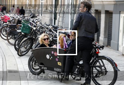 Amsterdam 11 september 2022
Premiere Charlie\'s chocolade fabriek in het nieuwe deLamar . Thekla Reuten in bakfiets