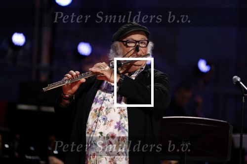 Venlo 8 september 2022
Marco Bakker geeft concert in de openlucht van Venlo . Ook reikt Thijs v Leer hem zijn nieuwe cd uit.