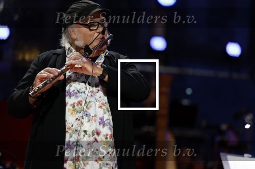 Venlo 8 september 2022
Marco Bakker geeft concert in de openlucht van Venlo . Ook reikt Thijs v Leer hem zijn nieuwe cd uit.