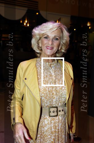 Gouda 22 maart 2022
Premiere Jon v Eerd in de Goudse Schouwburg.
Tineke Schouten kwam met een vriendin