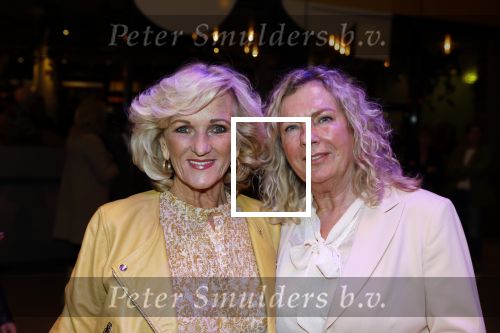 Gouda 22 maart 2022
Premiere Jon v Eerd in de Goudse Schouwburg.
Tineke Schouten kwam met een vriendin