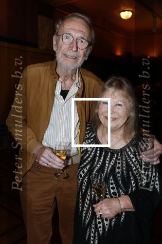 Den Haag 2 september 2022
Onthulling beeld Anneke Gronloh in de schouwburg van Den Haag . Wieteke v Dort kwam met haar man