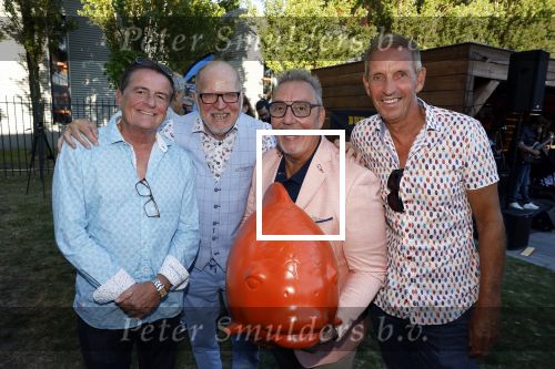 Lijnden 1 september 2022
Feest van kledingmerk  a fish named fred .
Willy v d Kerkhof  Robert Schalker Steven Rooks en Johnny Kraaykamp
