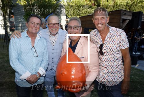 Lijnden 1 september 2022
Feest van kledingmerk  a fish named fred .
Willy v d Kerkhof  Robert Schalker Steven Rooks en Johnny Kraaykamp