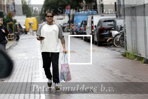 Amsterdam 27 juli 2023
Andre Hazes doet boodschap voor Monique op de PC Hooftstraat.