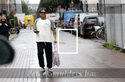 Amsterdam 27 juli 2023
Andre Hazes doet boodschap voor Monique op de PC Hooftstraat.