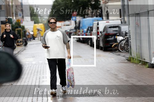 Amsterdam 27 juli 2023
Andre Hazes doet boodschap voor Monique op de PC Hooftstraat.