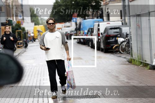 Amsterdam 27 juli 2023
Andre Hazes doet boodschap voor Monique op de PC Hooftstraat.