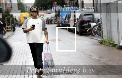 Amsterdam 27 juli 2023
Andre Hazes doet boodschap voor Monique op de PC Hooftstraat.