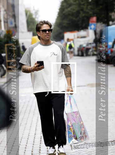 Amsterdam 27 juli 2023
Andre Hazes doet boodschap voor Monique op de PC Hooftstraat.