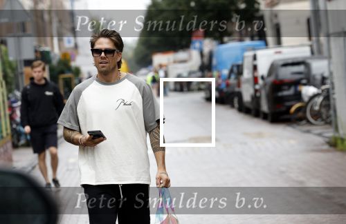 Amsterdam 27 juli 2023
Andre Hazes doet boodschap voor Monique op de PC Hooftstraat.