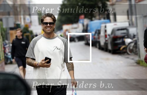 Amsterdam 27 juli 2023
Andre Hazes doet boodschap voor Monique op de PC Hooftstraat.