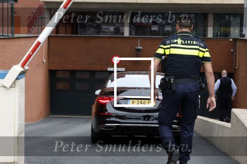 Rotterdam en Berkel en Rodenrijs 24 augustus 2023
Andre Hazes en Monique Westenberg arriveren in geblindeerde limo bij de rechtbank van Rotterdam ivm rechtszaak over dat hun zoontje Dre van school gehouden is  voor vakantie . Daarna rijden ze naar hun huis in Berkel. Er is veel pers op af gekomen . De Politie ving hen op bij de rechtbank.