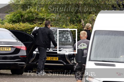 Rotterdam en Berkel en Rodenrijs 24 augustus 2023
Andre Hazes en Monique Westenberg arriveren in geblindeerde limo bij de rechtbank van Rotterdam ivm rechtszaak over dat hun zoontje Dre van school gehouden is  voor vakantie . Daarna rijden ze naar hun huis in Berkel. Er is veel pers op af gekomen . De Politie ving hen op bij de rechtbank.