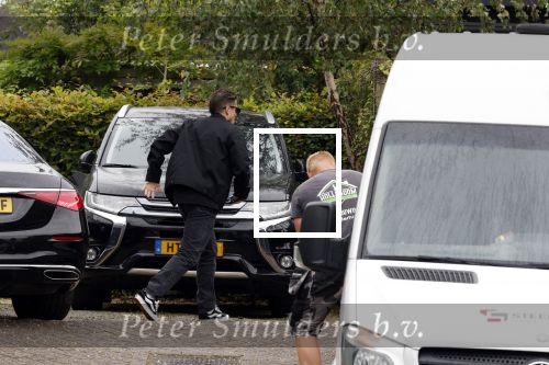 Rotterdam en Berkel en Rodenrijs 24 augustus 2023
Andre Hazes en Monique Westenberg arriveren in geblindeerde limo bij de rechtbank van Rotterdam ivm rechtszaak over dat hun zoontje Dre van school gehouden is  voor vakantie . Daarna rijden ze naar hun huis in Berkel. Er is veel pers op af gekomen . De Politie ving hen op bij de rechtbank.