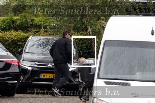 Rotterdam en Berkel en Rodenrijs 24 augustus 2023
Andre Hazes en Monique Westenberg arriveren in geblindeerde limo bij de rechtbank van Rotterdam ivm rechtszaak over dat hun zoontje Dre van school gehouden is  voor vakantie . Daarna rijden ze naar hun huis in Berkel. Er is veel pers op af gekomen . De Politie ving hen op bij de rechtbank.