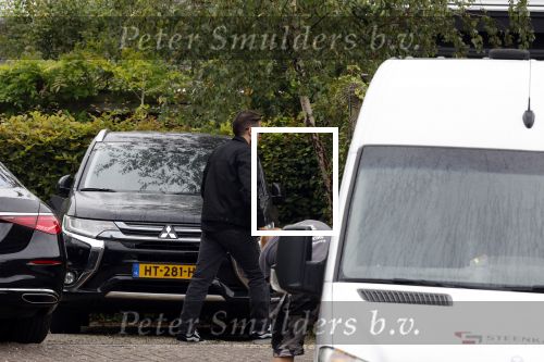 Rotterdam en Berkel en Rodenrijs 24 augustus 2023
Andre Hazes en Monique Westenberg arriveren in geblindeerde limo bij de rechtbank van Rotterdam ivm rechtszaak over dat hun zoontje Dre van school gehouden is  voor vakantie . Daarna rijden ze naar hun huis in Berkel. Er is veel pers op af gekomen . De Politie ving hen op bij de rechtbank.