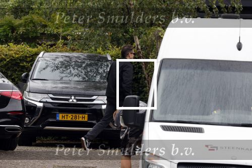 Rotterdam en Berkel en Rodenrijs 24 augustus 2023
Andre Hazes en Monique Westenberg arriveren in geblindeerde limo bij de rechtbank van Rotterdam ivm rechtszaak over dat hun zoontje Dre van school gehouden is  voor vakantie . Daarna rijden ze naar hun huis in Berkel. Er is veel pers op af gekomen . De Politie ving hen op bij de rechtbank.