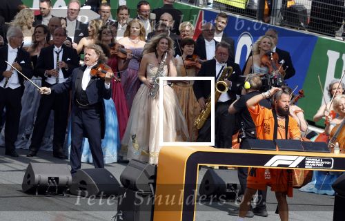 Zandvoort 27 augustus 2023
Grandprix F1 van Zandvoort gewonnen door Max Verstappen.
OA aanwezig Koning Willem Alexander Koningin Maxima Prinses Amalia en Prinses Alexia.
Andre Rieu en Dj Lafuente spelen het volkslied.