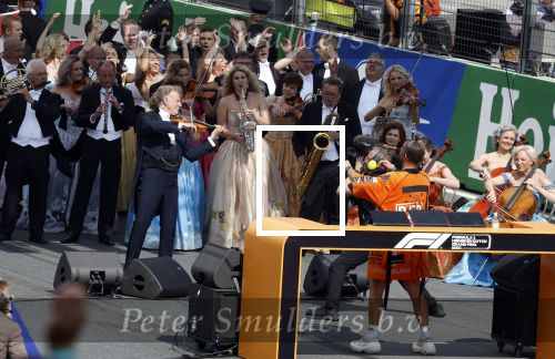 Zandvoort 27 augustus 2023
Grandprix F1 van Zandvoort gewonnen door Max Verstappen.
DJ La Fuenta met orkest Andre Rieu bij F1 Zandvoort