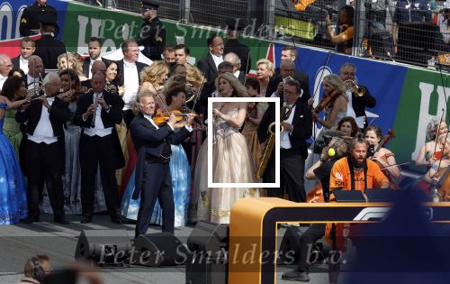 Zandvoort 27 augustus 2023
Grandprix F1 van Zandvoort gewonnen door Max Verstappen.
DJ La Fuenta met orkest Andre Rieu bij F1 Zandvoort