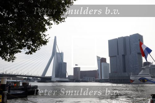 Rotterdam  24 augustus 2023
Erland Galjaard heeft  een prachtig appartement in Rotterdam gekocht . Het appartement kijkt uit op de erasmusbrug.