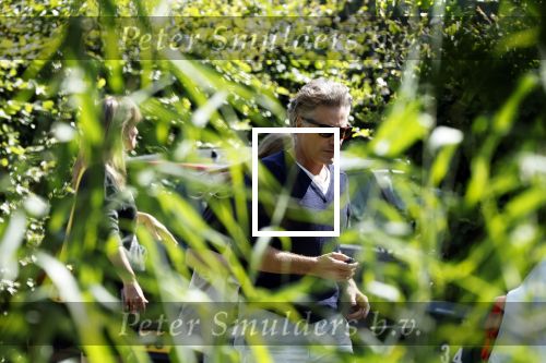 Zuiderwoude 26 juli 2023
Thijs Romer viert zijn verjaardag . Zijn moeder Yvonne Smolders is bij nhem thuis en laat de hond uit . Zus Nienke Romer en zwager Frederik Brom komen met hun dochter langs.