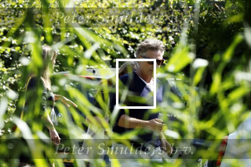 Zuiderwoude 26 juli 2023
Thijs Romer viert zijn verjaardag . Zijn moeder Yvonne Smolders is bij nhem thuis en laat de hond uit . Zus Nienke Romer en zwager Frederik Brom komen met hun dochter langs.