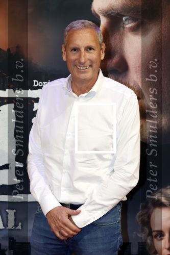 Barneveld 23 augustus 2023
Dorian Bindels en Soy Kroon gaan de mannelijke hoofdrollen spelen in 40-45 de Musical die door Studio 100 geproduceerd wordt . De voorstelling gaat spelen in de midden Nederland hallen. Gert Verhulst is de bedenker.