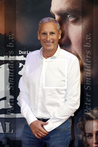 Barneveld 23 augustus 2023
Dorian Bindels en Soy Kroon gaan de mannelijke hoofdrollen spelen in 40-45 de Musical die door Studio 100 geproduceerd wordt . De voorstelling gaat spelen in de midden Nederland hallen. Gert Verhulst is de bedenker.