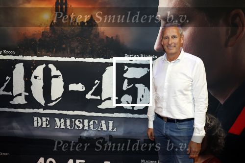 Barneveld 23 augustus 2023
Dorian Bindels en Soy Kroon gaan de mannelijke hoofdrollen spelen in 40-45 de Musical die door Studio 100 geproduceerd wordt . De voorstelling gaat spelen in de midden Nederland hallen. Gert Verhulst is de bedenker.