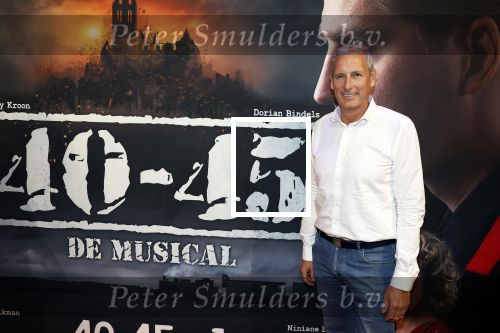 Barneveld 23 augustus 2023
Dorian Bindels en Soy Kroon gaan de mannelijke hoofdrollen spelen in 40-45 de Musical die door Studio 100 geproduceerd wordt . De voorstelling gaat spelen in de midden Nederland hallen. Gert Verhulst is de bedenker.