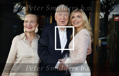 Amsterdam 31 augustus 2023
Premiere het grootste zwanenmeer ter wereld in Carre.
Henk v d Meijden met partner Monica dochter Elisa v d Meijden en partner