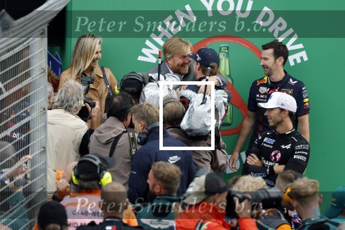 Zandvoort 27 augustus 2023
Grandprix F1 van Zandvoort gewonnen door Max Verstappen.
Koning Willem Alexander Koningin Maxima met Max Verstappen bij F1