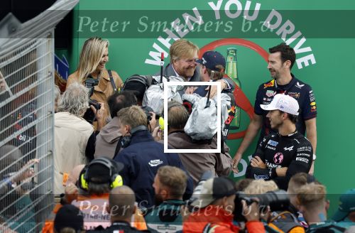 Zandvoort 27 augustus 2023
Grandprix F1 van Zandvoort gewonnen door Max Verstappen.
Koning Willem Alexander Koningin Maxima met Max Verstappen bij F1