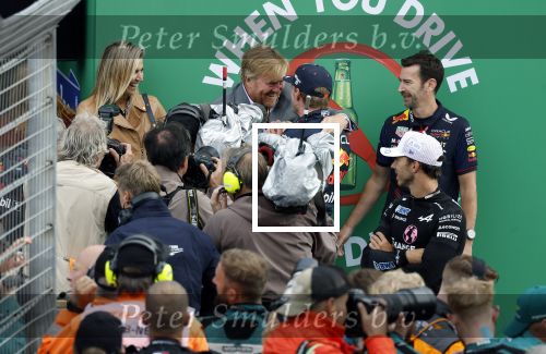 Zandvoort 27 augustus 2023
Grandprix F1 van Zandvoort gewonnen door Max Verstappen.
Koning Willem Alexander Koningin Maxima met Max Verstappen bij F1