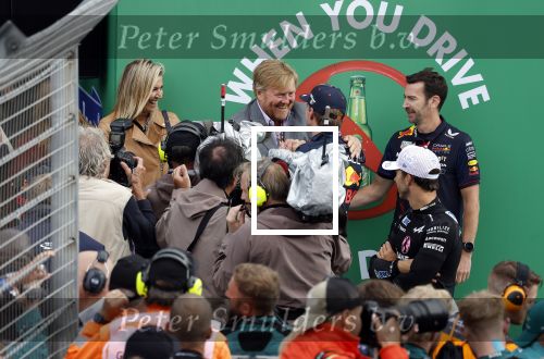 Zandvoort 27 augustus 2023
Grandprix F1 van Zandvoort gewonnen door Max Verstappen.
Koning Willem Alexander Koningin Maxima met Max Verstappen bij F1