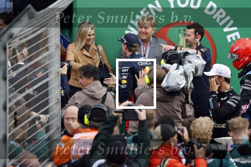 Zandvoort 27 augustus 2023
Grandprix F1 van Zandvoort gewonnen door Max Verstappen.
Koning Willem Alexander Koningin Maxima met Max Verstappen bij F1