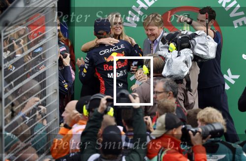Zandvoort 27 augustus 2023
Grandprix F1 van Zandvoort gewonnen door Max Verstappen.
Koning Willem Alexander Koningin Maxima met Max Verstappen bij F1