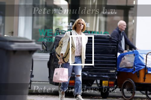 Amsterdam 4 augustus 2023
Leontien Ruiters doet boodschappen op de Cornelis schuytstraat.