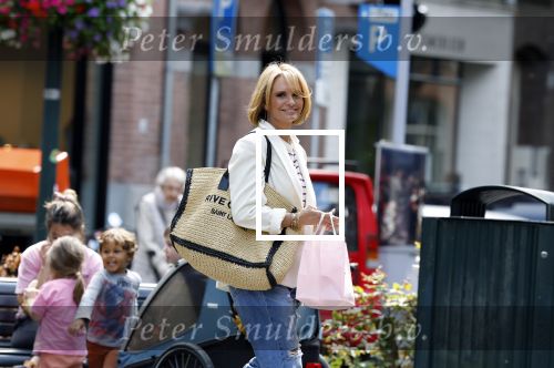 Amsterdam 4 augustus 2023
Leontien Ruiters doet boodschappen op de Cornelis schuytstraat.