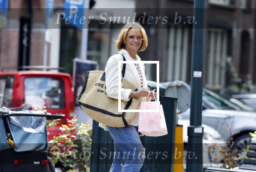 Amsterdam 4 augustus 2023
Leontien Ruiters doet boodschappen op de Cornelis schuytstraat.