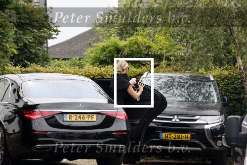 Rotterdam en Berkel en Rodenrijs 24 augustus 2023
Andre Hazes en Monique Westenberg arriveren in geblindeerde limo bij de rechtbank van Rotterdam ivm rechtszaak over dat hun zoontje Dre van school gehouden is  voor vakantie . Daarna rijden ze naar hun huis in Berkel. Er is veel pers op af gekomen . De Politie ving hen op bij de rechtbank.