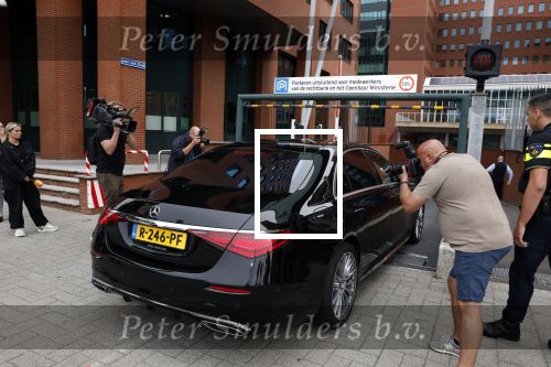 Rotterdam en Berkel en Rodenrijs 24 augustus 2023
Andre Hazes en Monique Westenberg arriveren in geblindeerde limo bij de rechtbank van Rotterdam ivm rechtszaak over dat hun zoontje Dre van school gehouden is  voor vakantie . Daarna rijden ze naar hun huis in Berkel. Er is veel pers op af gekomen . De Politie ving hen op bij de rechtbank.