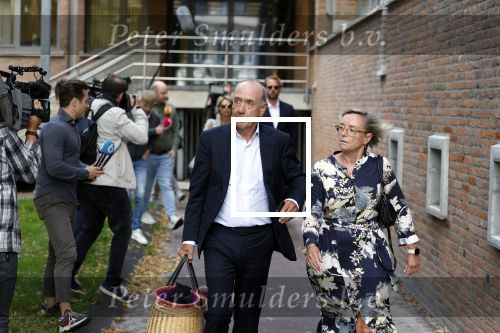 Assen 25 juli 2023
Rechtszaak Thijs Romer in de rechtbank van Assen Zijn moeder vader  Peter Romer en stiefmoeder kwamen met hem mee. Zijn advocaat is Wikke Monster