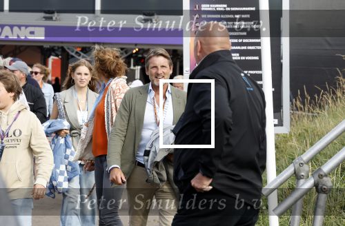 Zandvoort 26 augustus 2023
Koning Willem Alexander en prinses Amalia bij de training van de GP F1 op Zandvoort.
Prins Maurits en Prinses Marilene met hun kinderen