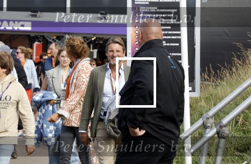 Zandvoort 26 augustus 2023
Koning Willem Alexander en prinses Amalia bij de training van de GP F1 op Zandvoort.
Prins Maurits en Prinses Marilene met hun kinderen