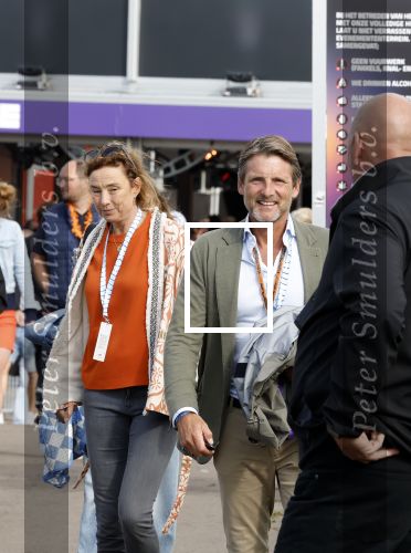 Zandvoort 26 augustus 2023
Koning Willem Alexander en prinses Amalia bij de training van de GP F1 op Zandvoort.
Prins Maurits en Prinses Marilene met hun kinderen